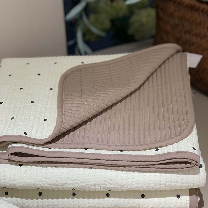 91家纺网 家纺一手货源 找家纺 汇庭 2025新款全棉床盖三件套-实拍 奶油波点