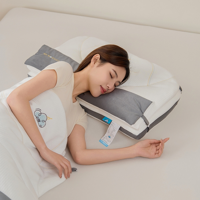 91家纺网 家纺一手货源 找家纺 昕科 2025新款云颈二合一可拆卸牵引枕芯-小被子小毯子枕头刺绣双层枕芯 云颈二合一枕-灰色