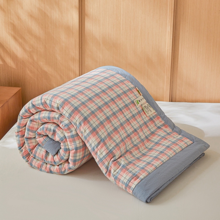 91家纺网 家纺一手货源 找家纺 伊人坊 2025新款A类无印风水洗棉新疆棉花夏被 贝拉粉