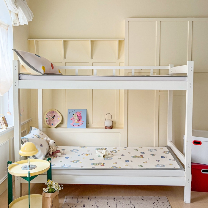 91家纺网 家纺一手货源 找家纺 富馨莱 2025新款学生平铺款冰藤印花凉席A类抗菌冰丝席支持定制尺寸 宇航员