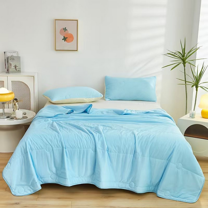 91家纺网 家纺一手货源 找家纺 柏薇 2025新款纯色冰激凌凉感丝夏凉被空调被 冰激凌夏被-月光蓝