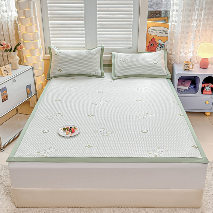 91家纺网 家纺一手货源 找家纺 2025新款凉感冰豆豆凉席-暴力熊系列 暴力熊-草绿