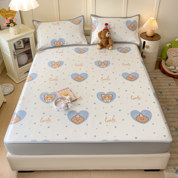 91家纺网 家纺一手货源 找家纺 富馨莱 2025新款床笠款冰藤印花凉席A类抗菌冰丝席支持定制尺寸 爱心小熊