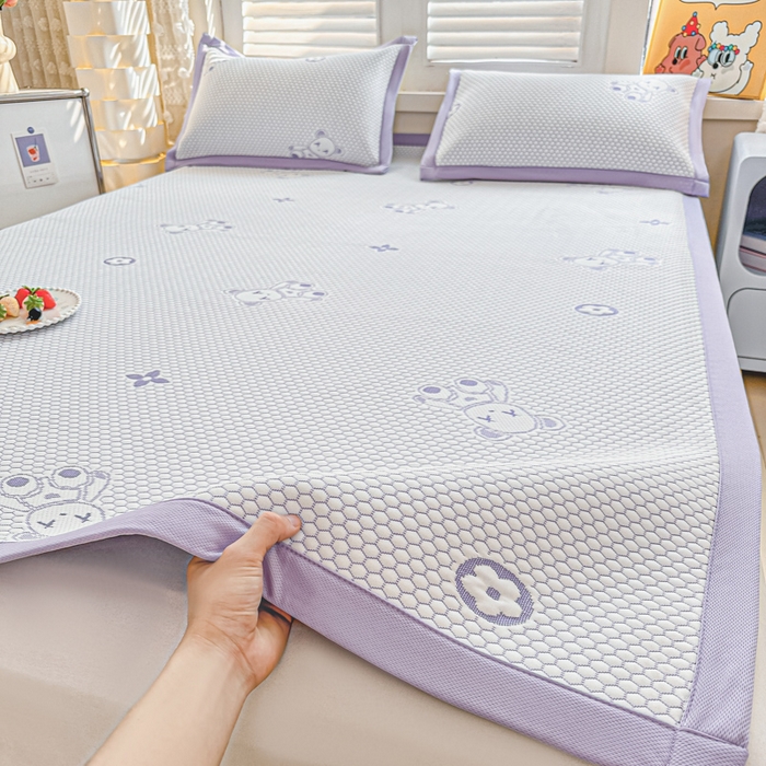 91家纺网 家纺一手货源 找家纺 2025新款凉感冰豆豆凉席-暴力熊系列 暴力熊-黛紫