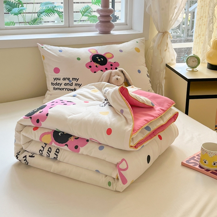 91家纺网 家纺一手货源 找家纺 贝扬思家纺 2025新款水洗皱皱纱系列夏被-系列二 泡芙兔兔