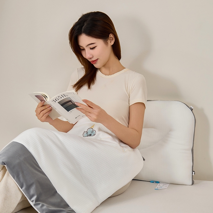 91家纺网 家纺一手货源 找家纺 昕科 2025新款云颈二合一可拆卸牵引枕芯-小被子小毯子枕头刺绣双层枕芯 云颈二合一枕-灰色