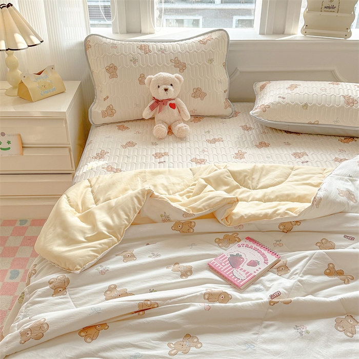 91家纺网 家纺一手货源 找家纺 慕尚家纺  2025春夏新款乳胶凉席水洗棉夏被夏凉被空调被三件套四件套 宝贝小熊