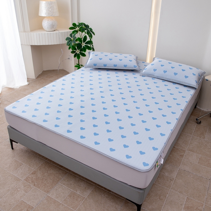 91家纺网 家纺一手货源 找家纺 凌云家纺  2025新款提花凉感冰丝席床笠款三明治凉席三件套 甜心-蓝