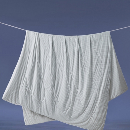 91家纺网 家纺一手货源 找家纺 （总）库里梦家纺 2025新款100%真锦氨无印提花凉感空调被-条纹