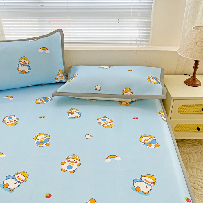 91家纺网 家纺一手货源 找家纺 富馨莱 2025新款平铺款冰藤印花凉席A类抗菌冰丝席支持定制尺寸 开心鸭