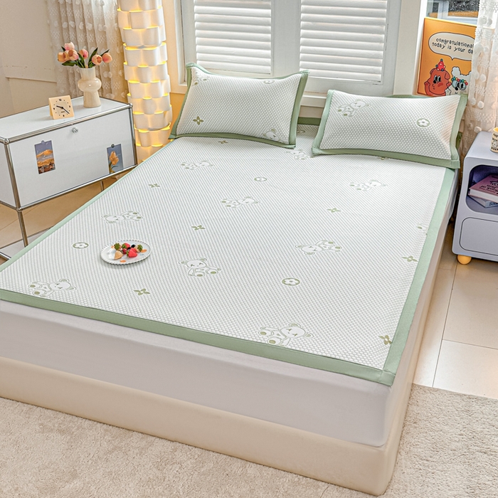 91家纺网 家纺一手货源 找家纺 2025新款凉感冰豆豆凉席-暴力熊系列 暴力熊-草绿