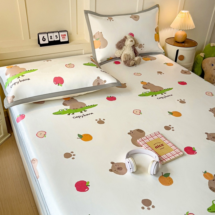 91家纺网 家纺一手货源 找家纺 富馨莱 2025新款床笠款冰藤印花凉席A类抗菌冰丝席支持定制尺寸 卡皮熊