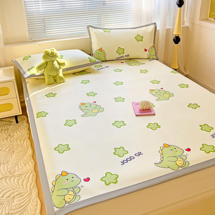 91家纺网 家纺一手货源 找家纺 富馨莱 2025新款平铺款冰藤印花凉席A类抗菌冰丝席支持定制尺寸 小萌龙