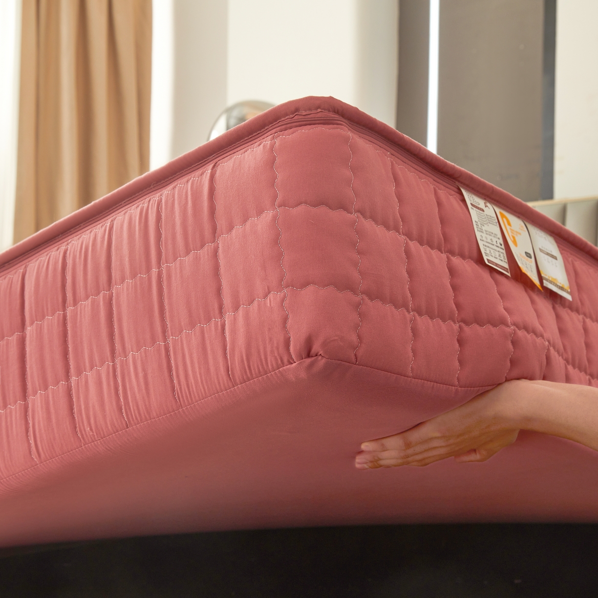 91家纺网 家纺一手货源 找家纺 欧邦 2025新款可拆卸六面全包夹棉床笠 五面夹棉-朱玉粉