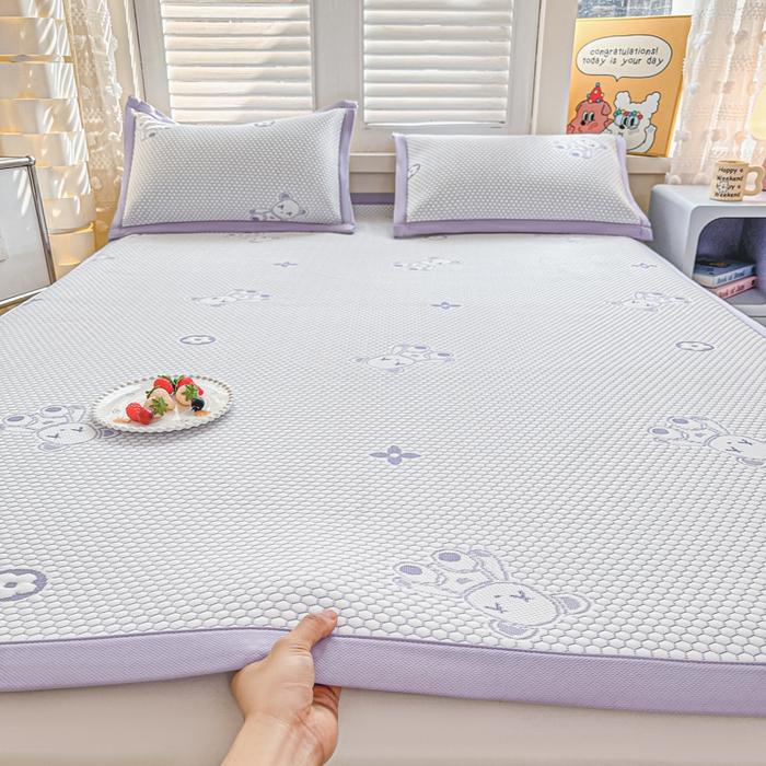 91家纺网 家纺一手货源 找家纺 2025新款凉感冰豆豆凉席-暴力熊系列 暴力熊-黛紫