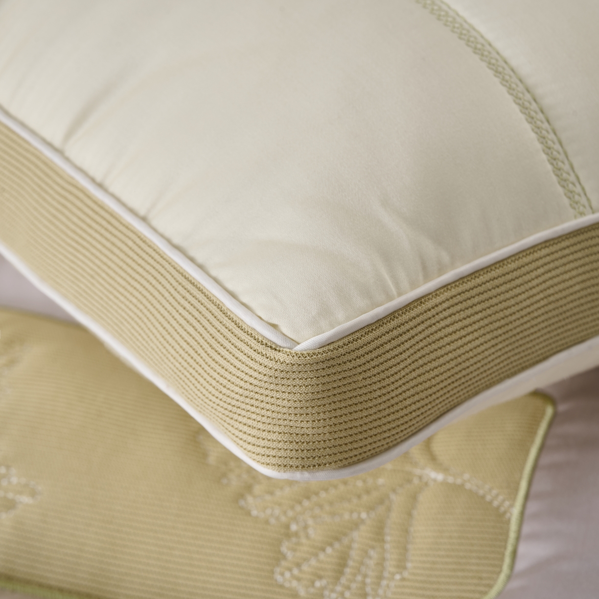 91家纺网 家纺一手货源 找家纺 2025新款艾草助眠护颈枕头枕芯 灰色