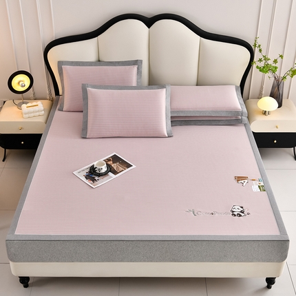 91家纺网 家纺一手货源 找家纺 （总）小牛席业 2025新款经典条纹熊猫凉感冰丝席凉席席子 系列凉席藤席冰藤席冰丝席竹席空调席草席乳胶席豆豆席三件套