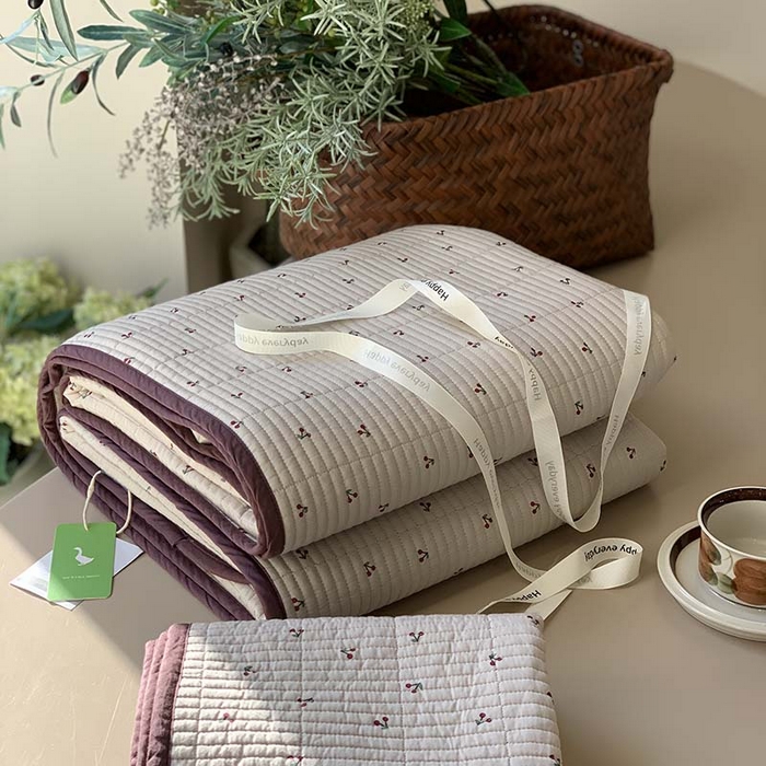 91家纺网 家纺一手货源 找家纺 汇庭 2025新款蔓莎床盖三件套系列-实拍 樱桃紫