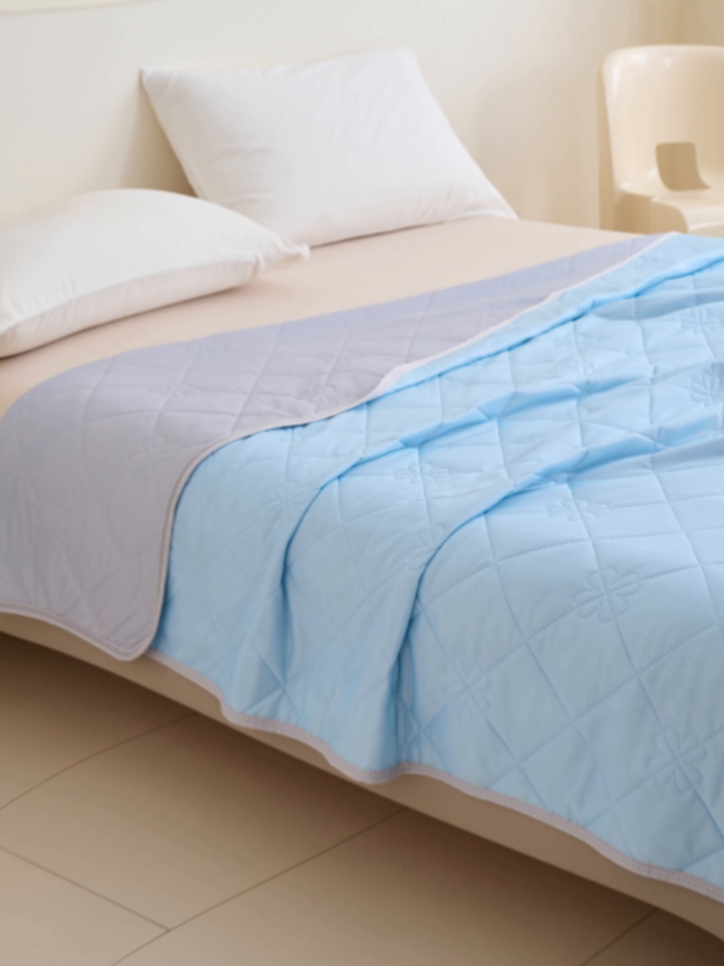 91家纺网 家纺一手货源 找家纺 畅销被业 2025新款A类凉感丝纯色压花夏被系列直播外贸跨境 天蓝