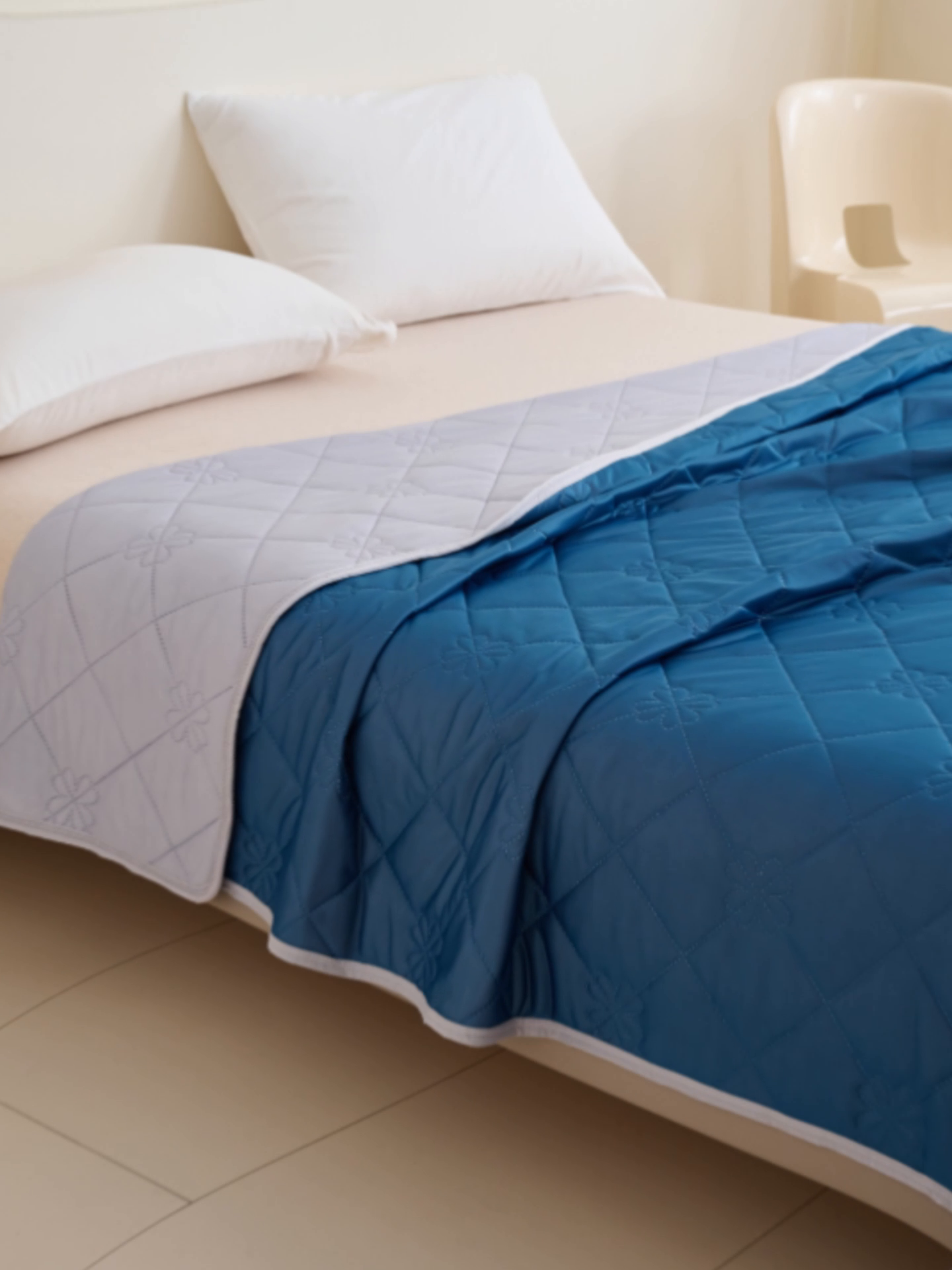 91家纺网 家纺一手货源 找家纺 畅销被业 2025新款A类凉感丝纯色压花夏被系列直播外贸跨境 湖蓝