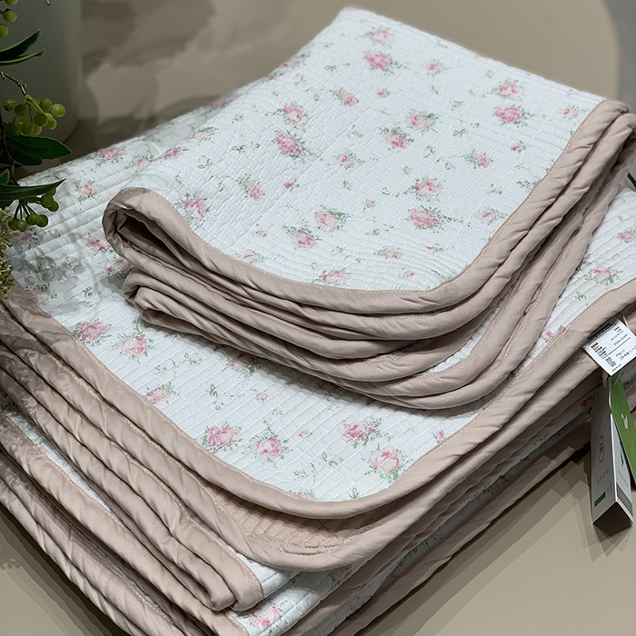 91家纺网 家纺一手货源 找家纺 汇庭 2025新款全棉床盖三件套-实拍 若兮粉