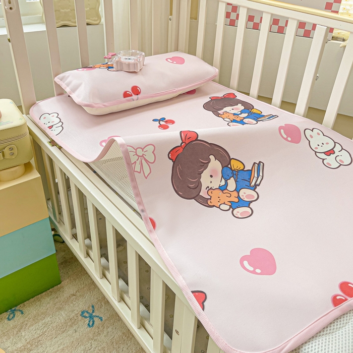 91家纺网 家纺一手货源 找家纺 富馨莱 2025新款幼儿园冰丝席A类抗菌儿童空调席支持定制尺寸 元气女孩