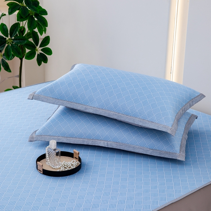 91家纺网 家纺一手货源 找家纺 凌云家纺  2025新款提花凉感冰丝席床笠款三明治凉席三件套 菱格-蓝