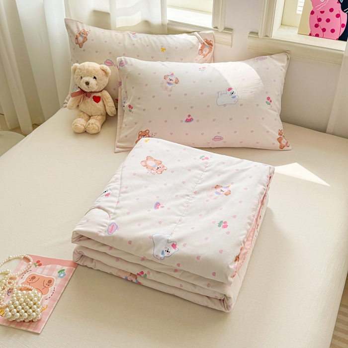 91家纺网 家纺一手货源 找家纺 慕尚家纺 2025新款水洗棉花边工艺羽丝棉卡通系列夏被 哈哈俱乐部