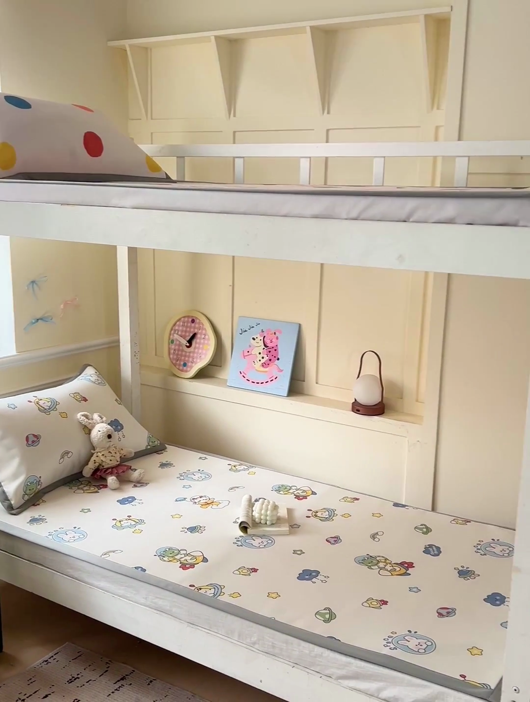 91家纺网 家纺一手货源 找家纺 富馨莱 2025新款学生平铺款冰藤印花凉席A类抗菌冰丝席支持定制尺寸 宇航员