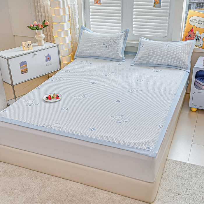 91家纺网 家纺一手货源 找家纺 2025新款凉感冰豆豆凉席-暴力熊系列 暴力熊-天蓝