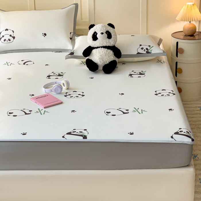 91家纺网 家纺一手货源 找家纺 富馨莱 2025新款床笠款冰藤印花凉席A类抗菌冰丝席支持定制尺寸 熊猫胖胖