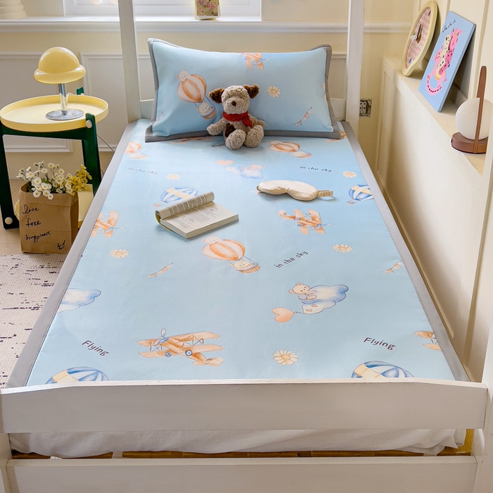 91家纺网 家纺一手货源 找家纺 富馨莱 2025新款学生平铺款冰藤印花凉席A类抗菌冰丝席支持定制尺寸 星空探险家