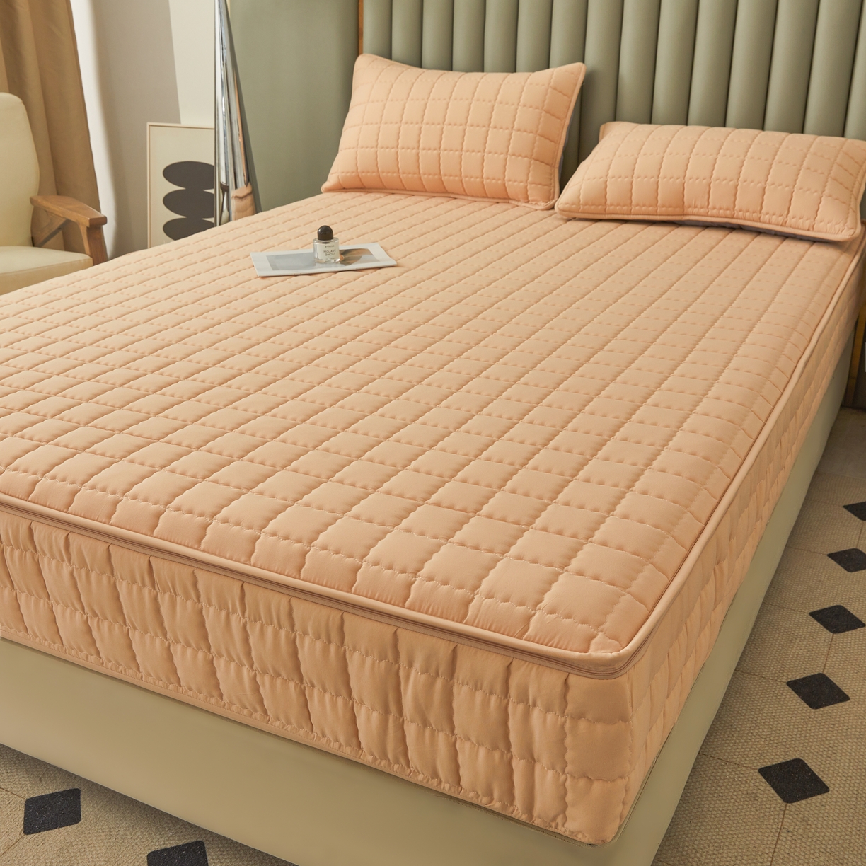 91家纺网 家纺一手货源 找家纺 欧邦 2025新款可拆卸六面全包夹棉床笠 五面夹棉-羊驼色