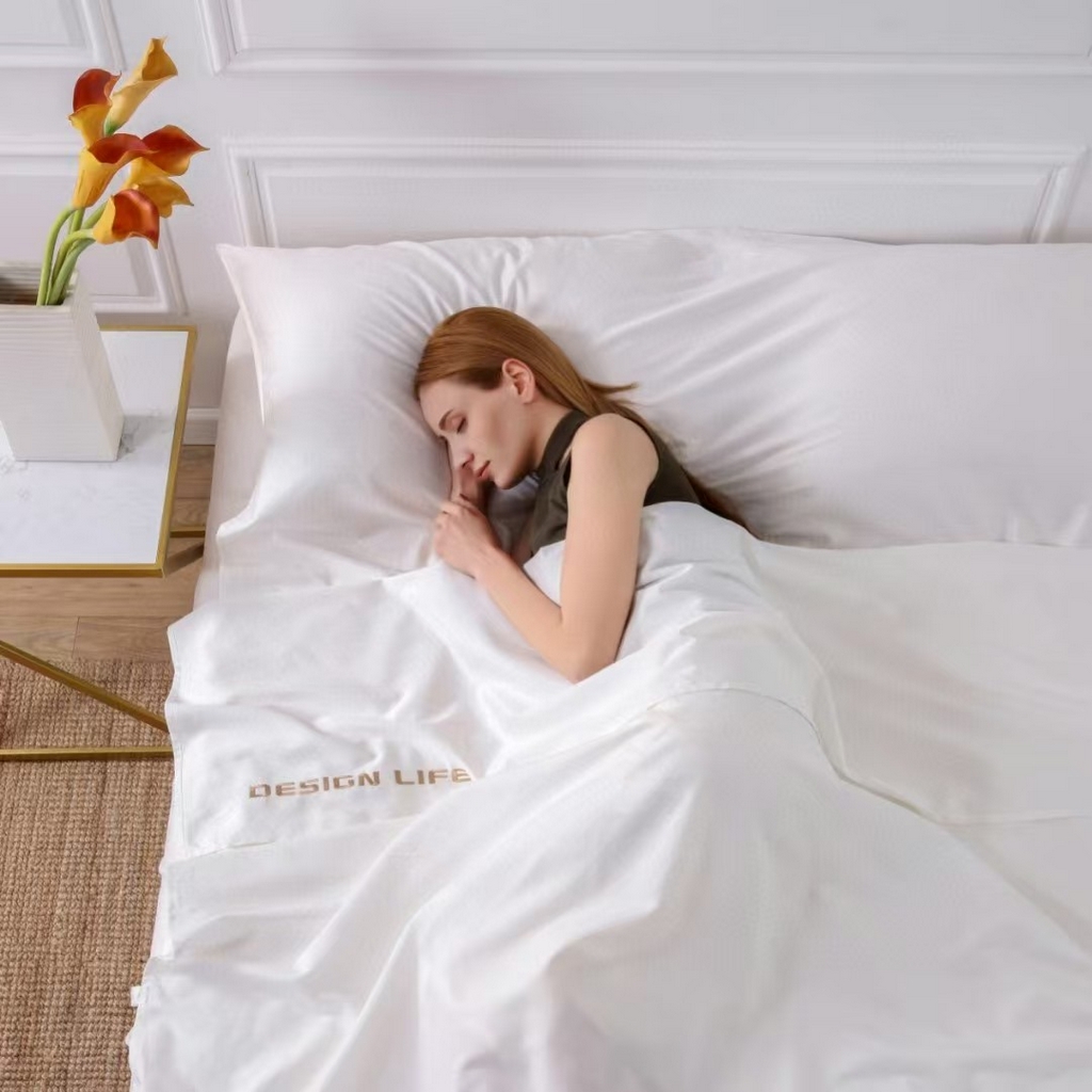 91家纺网 家纺一手货源 找家纺 佳汐蓝家纺 2025新款60支全棉纯色隔脏睡袋 浩渺白