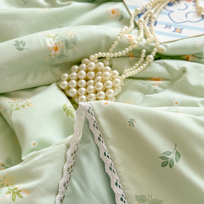 91家纺网 家纺一手货源 找家纺 慕尚家纺 2025新款水洗棉花边工艺羽丝棉卡通系列夏被 夏日蝴蝶