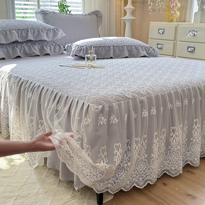 91家纺网 家纺一手货源 找家纺 2025新款A类华夫格大豆棉床裙四件套-梦幻花园 梦幻花园-灰