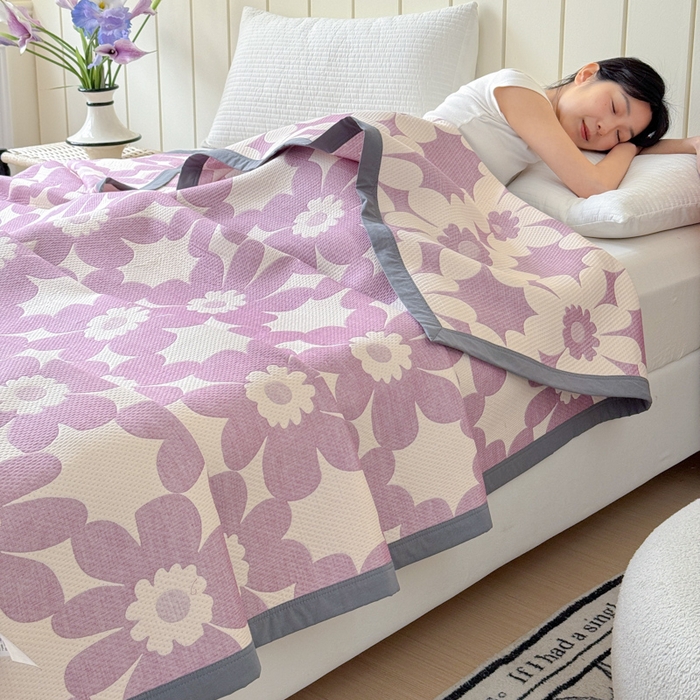 91家纺网 家纺一手货源 找家纺 2025新款A类纯棉针织三层纱提花多功能毯 紫色-愿景