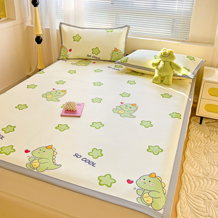 91家纺网 家纺一手货源 找家纺 富馨莱 2025新款平铺款冰藤印花凉席A类抗菌冰丝席支持定制尺寸 小萌龙