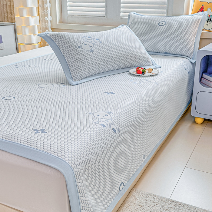 91家纺网 家纺一手货源 找家纺 2025新款凉感冰豆豆凉席-暴力熊系列 暴力熊-天蓝