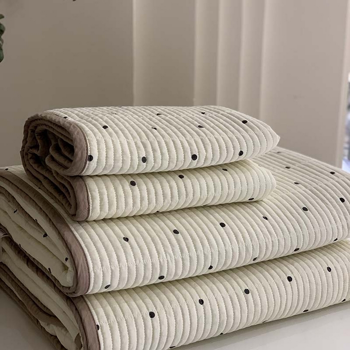 91家纺网 家纺一手货源 找家纺 汇庭 2025新款全棉床盖三件套-实拍 奶油波点