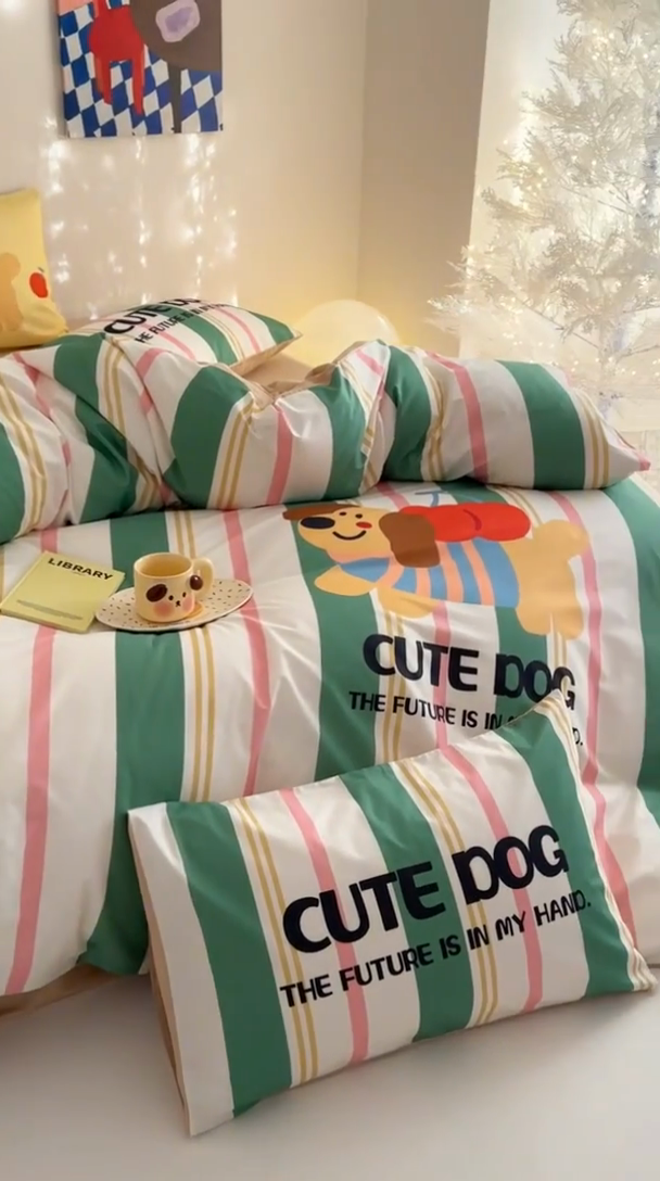 91家纺网 家纺一手货源 找家纺 花言狐语 2025新款全棉13372卡通大版数码印花四件套（提供买家秀） 可爱小狗（绿）