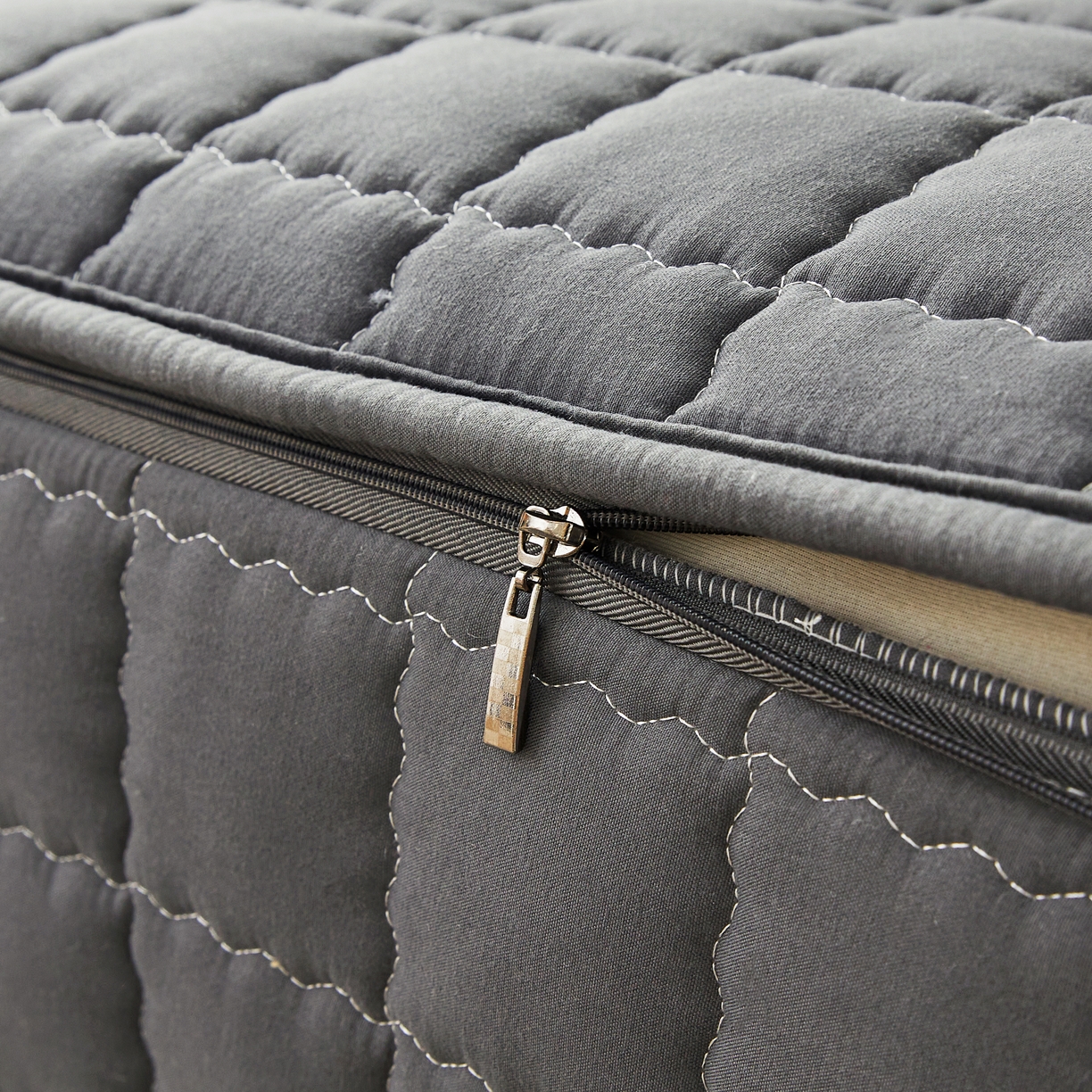 91家纺网 家纺一手货源 找家纺 欧邦 2025新款可拆卸六面全包夹棉床笠 五面夹棉-深灰