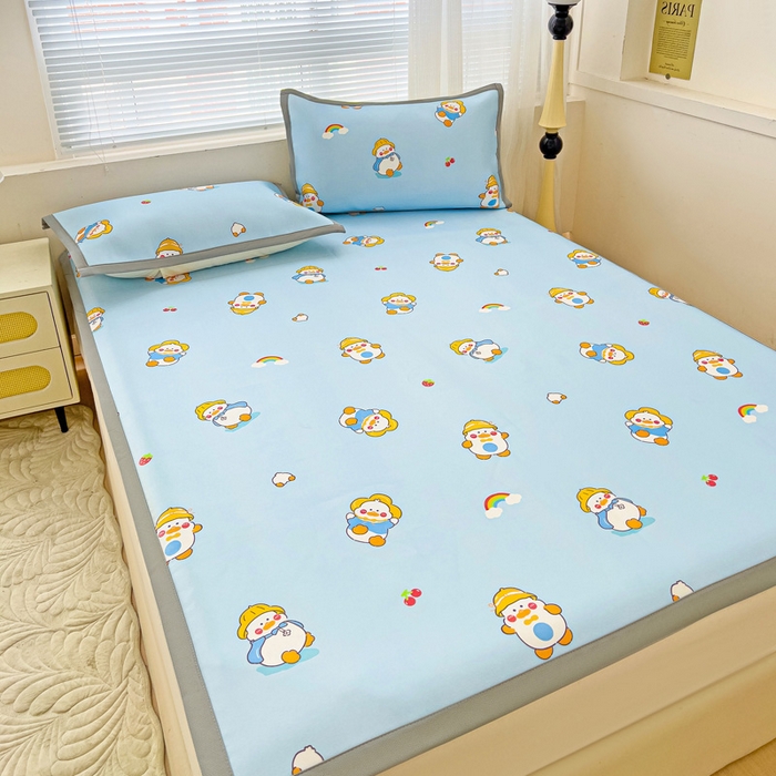 91家纺网 家纺一手货源 找家纺 富馨莱 2025新款平铺款冰藤印花凉席A类抗菌冰丝席支持定制尺寸 开心鸭