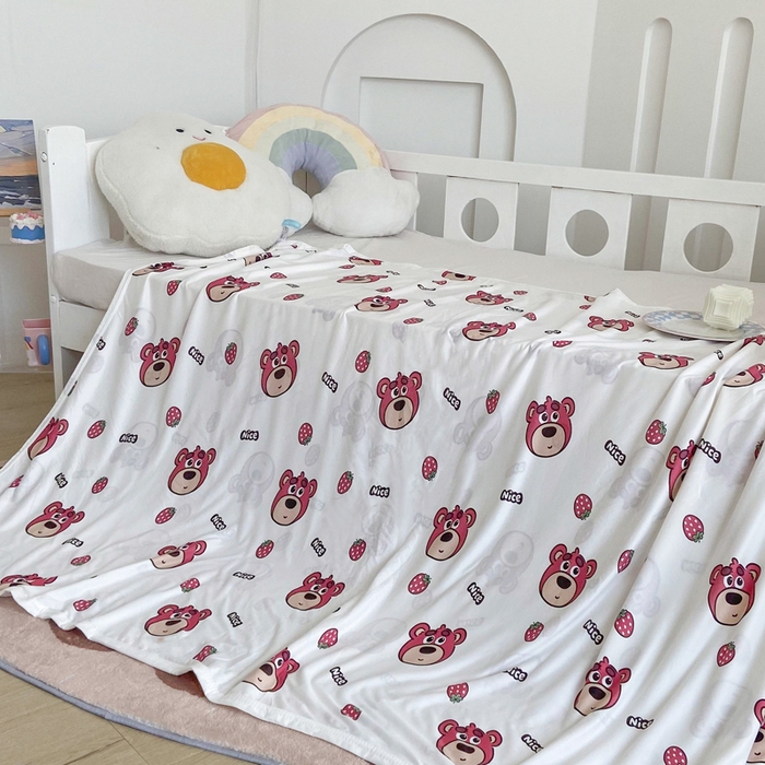 91家纺网 家纺一手货源 找家纺 2026新款儿童针织多功能盖毯 草莓熊