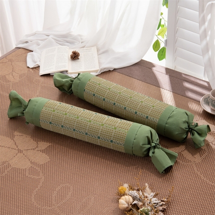 91家纺网 家纺一手货源 找家纺 （总）仁宇枕业 2025新款新品 天然蔺草凉席糖果枕头荞麦护颈椎圆形枕头枕芯