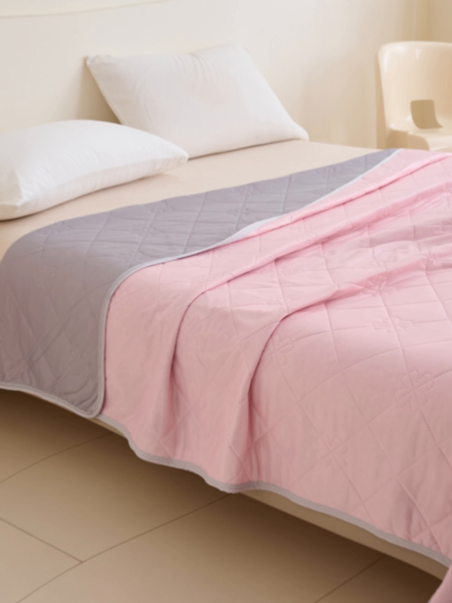 91家纺网 家纺一手货源 找家纺 畅销被业 2025新款A类凉感丝纯色压花夏被系列直播外贸跨境 浅粉