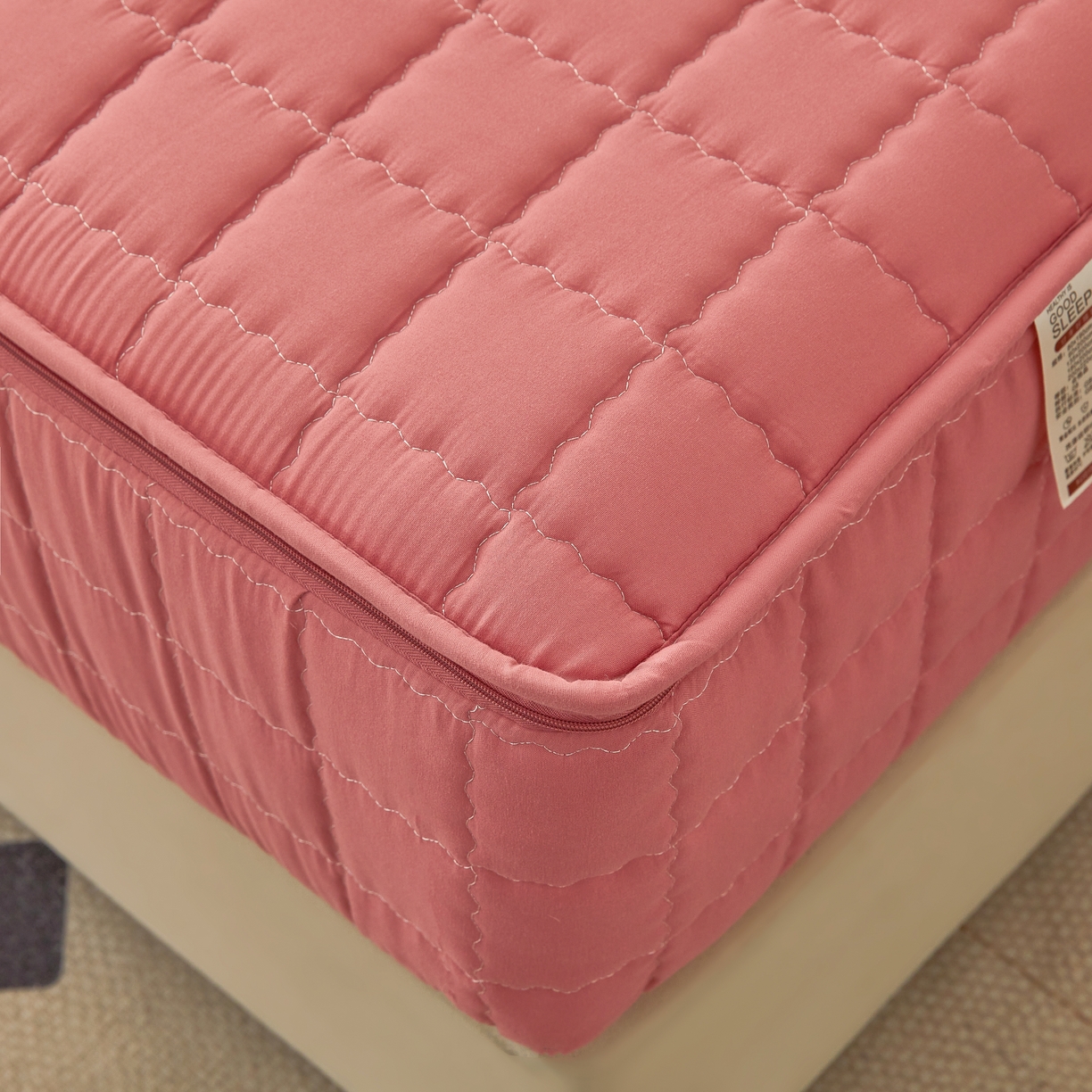 91家纺网 家纺一手货源 找家纺 欧邦 2025新款可拆卸六面全包夹棉床笠 五面夹棉-朱玉粉