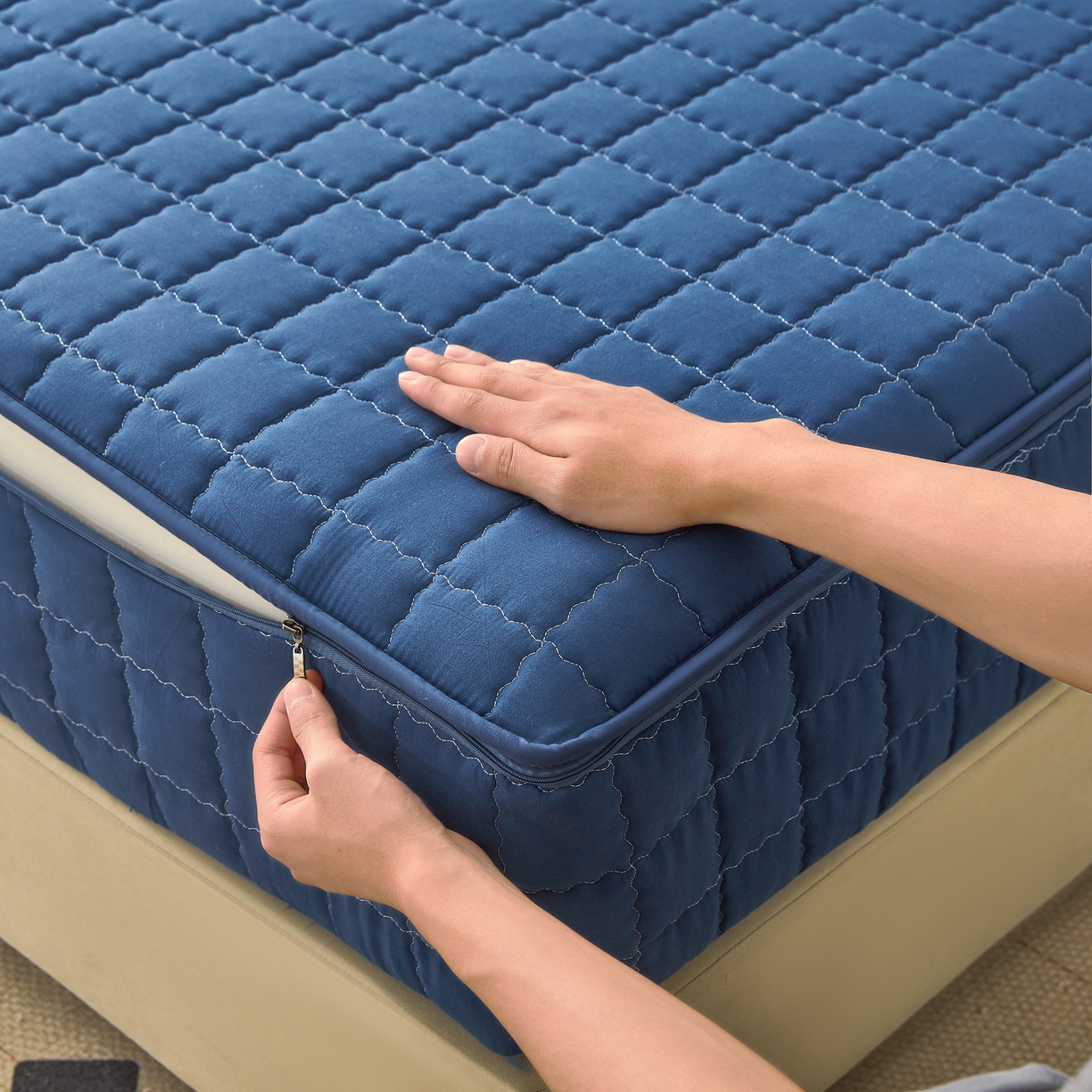 91家纺网 家纺一手货源 找家纺 欧邦 2025新款可拆卸六面全包夹棉床笠 五面夹棉-魅宝蓝