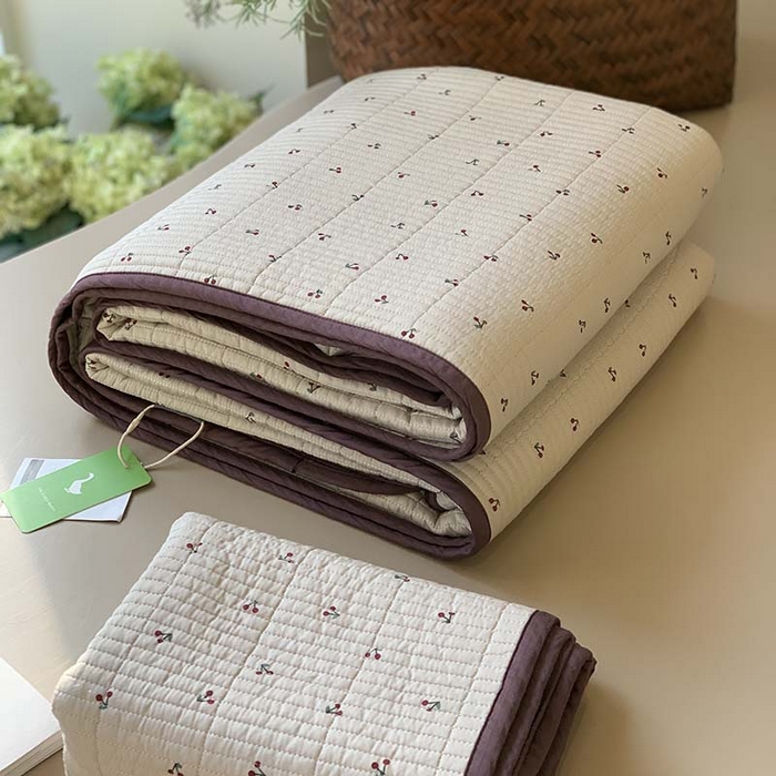 91家纺网 家纺一手货源 找家纺 汇庭 2025新款蔓莎床盖三件套系列-实拍 樱桃紫