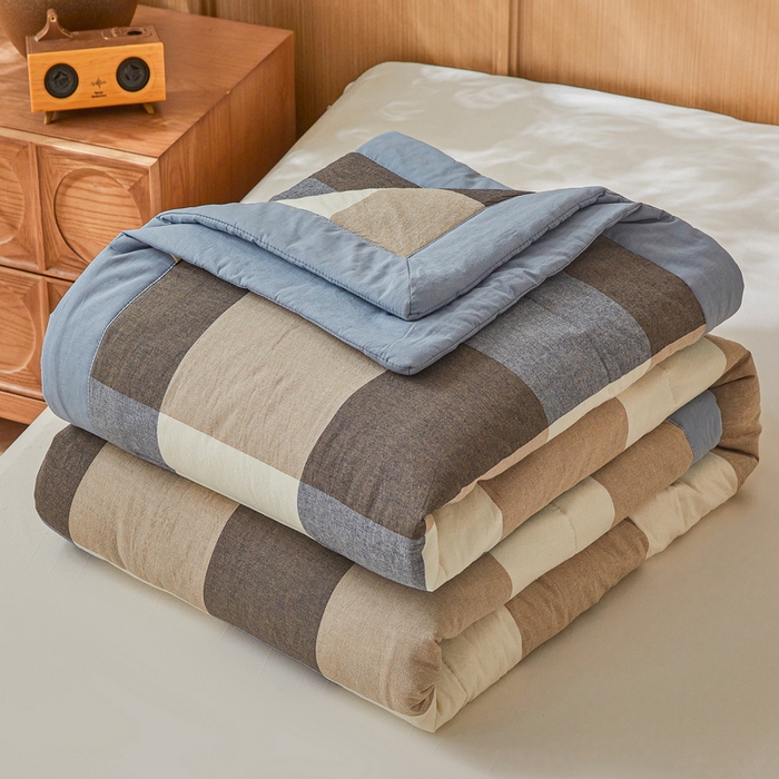 91家纺网 家纺一手货源 找家纺 伊人坊 2025新款A类无印风水洗棉新疆棉花夏被 蓝灰大格